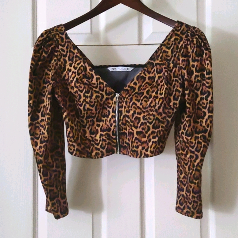 Zara Crop top jacket. Animal print